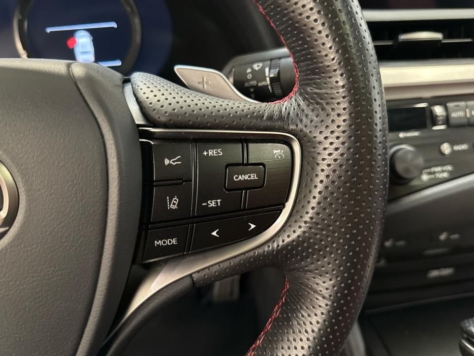 LEXUS ES 2019