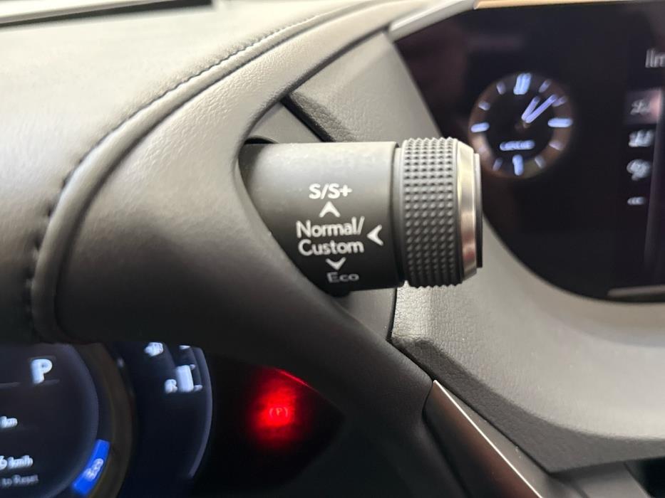 LEXUS ES 2019