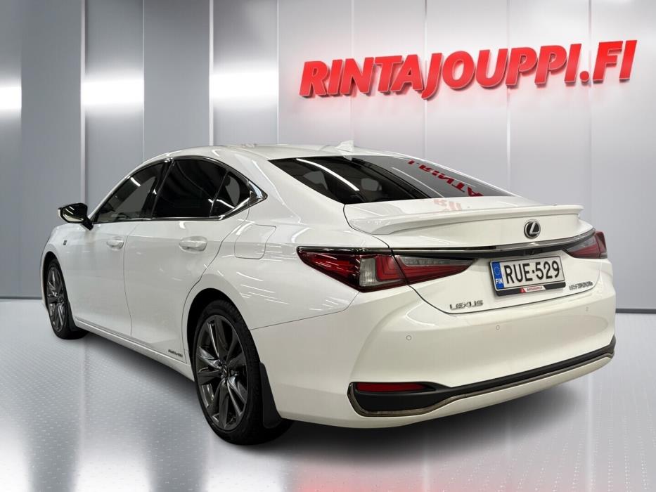 LEXUS ES 2019