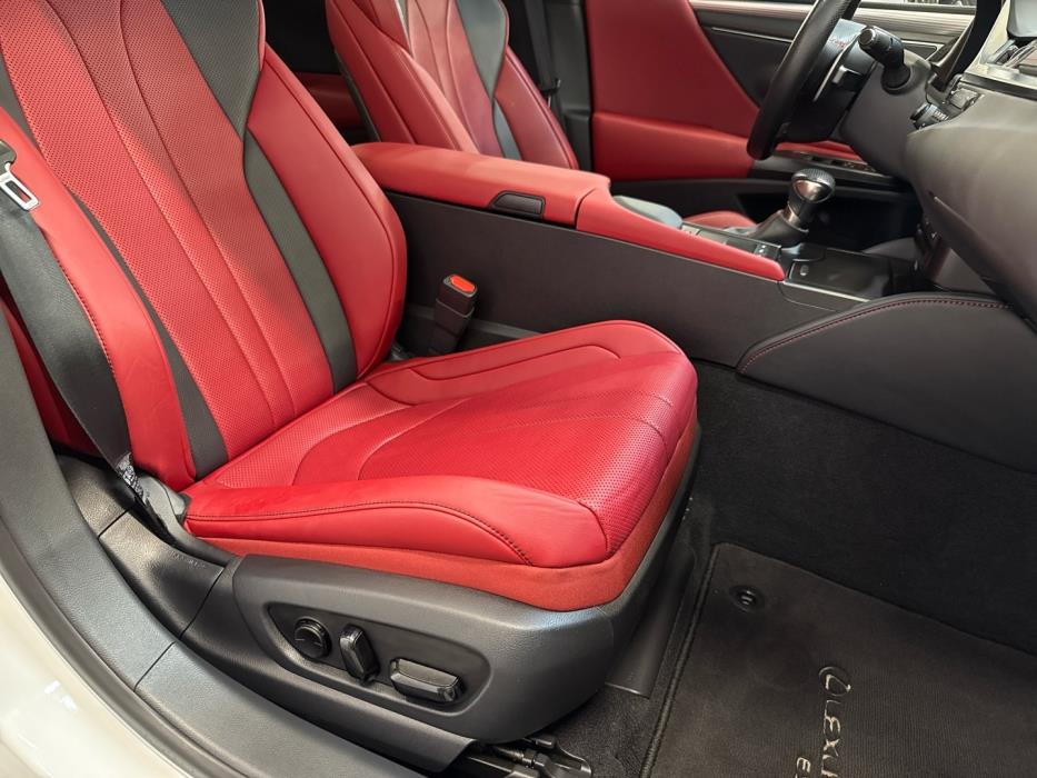 LEXUS ES 2019