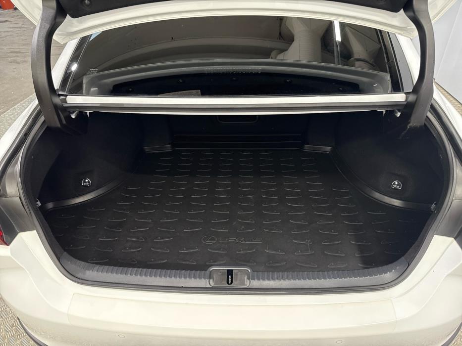 LEXUS ES 2019