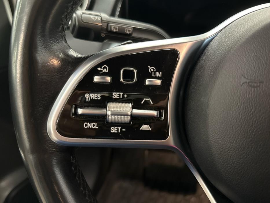 MERCEDES-BENZ EQB 2023