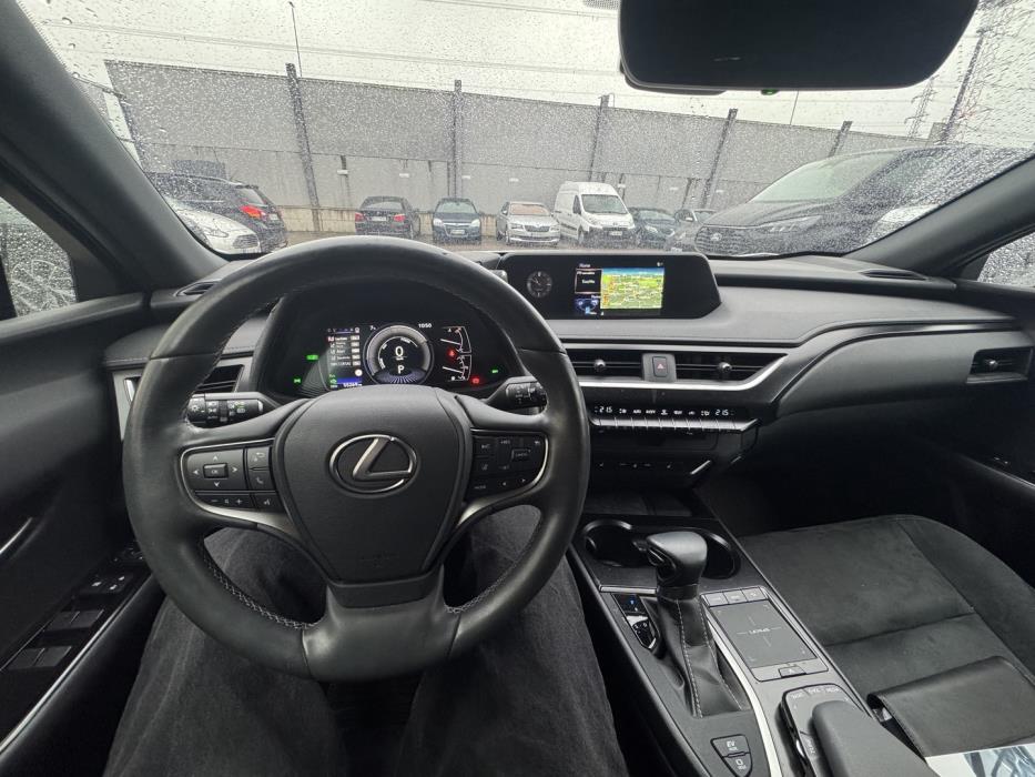 LEXUS UX 2022
