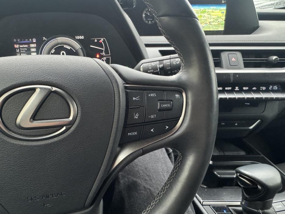 LEXUS UX 2022