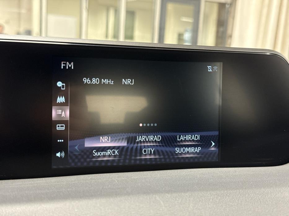 LEXUS UX 2020