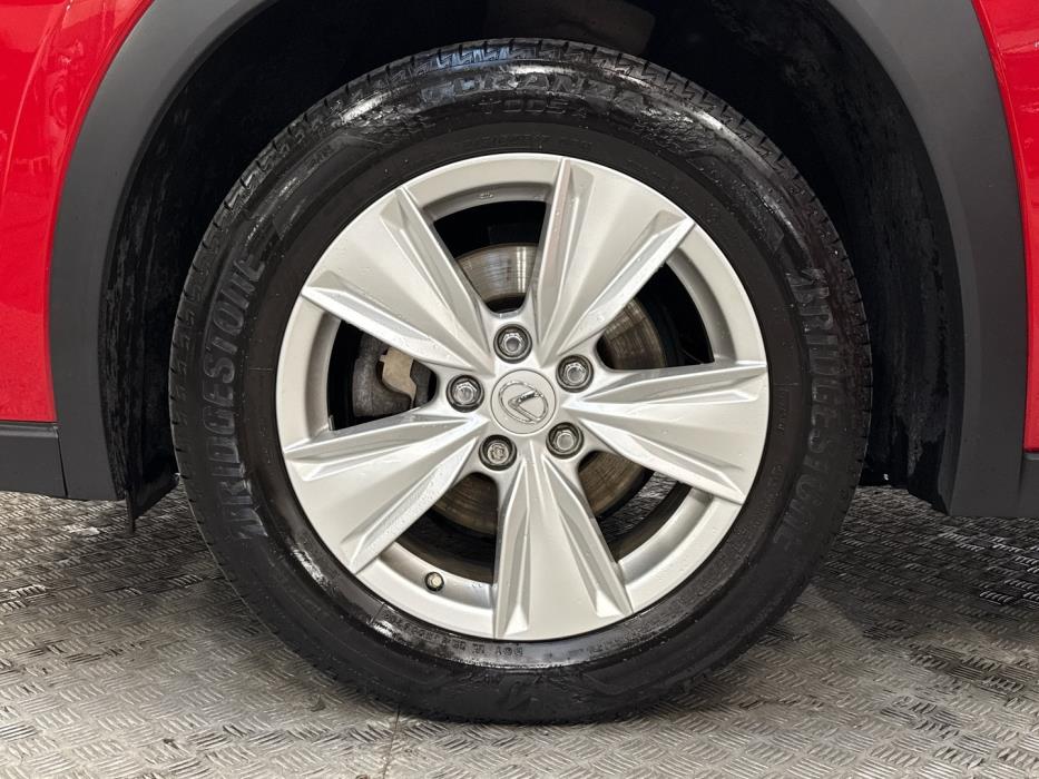 LEXUS UX 2020