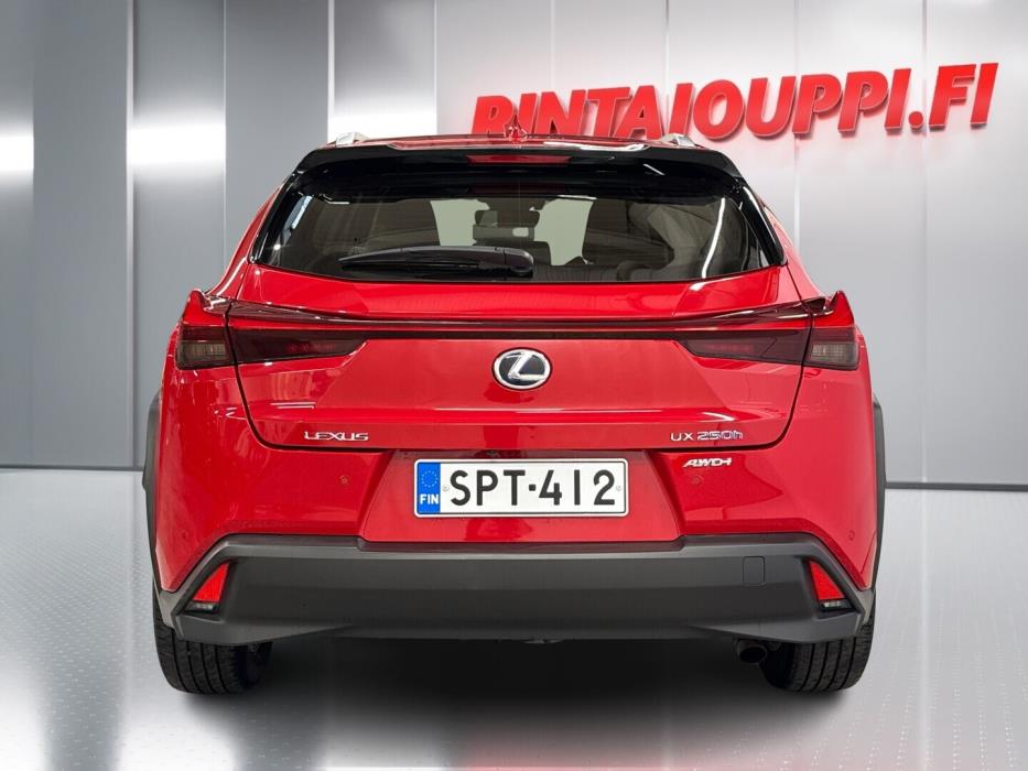 LEXUS UX 2020