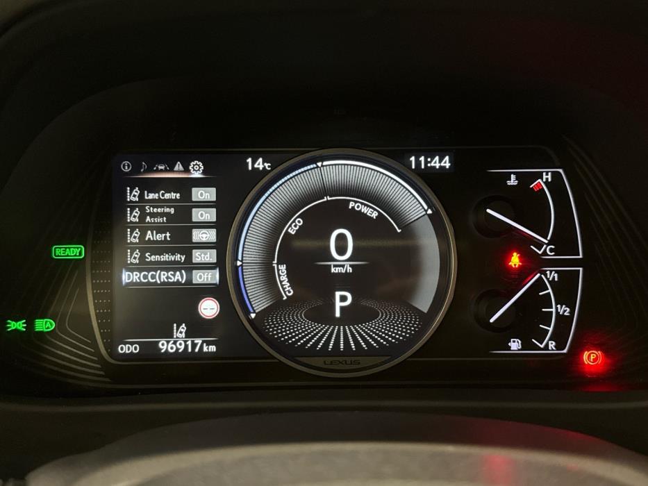 LEXUS UX 2020