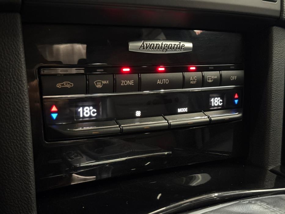 MERCEDES-BENZ E 2011