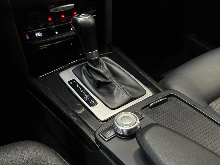 MERCEDES-BENZ E 2011