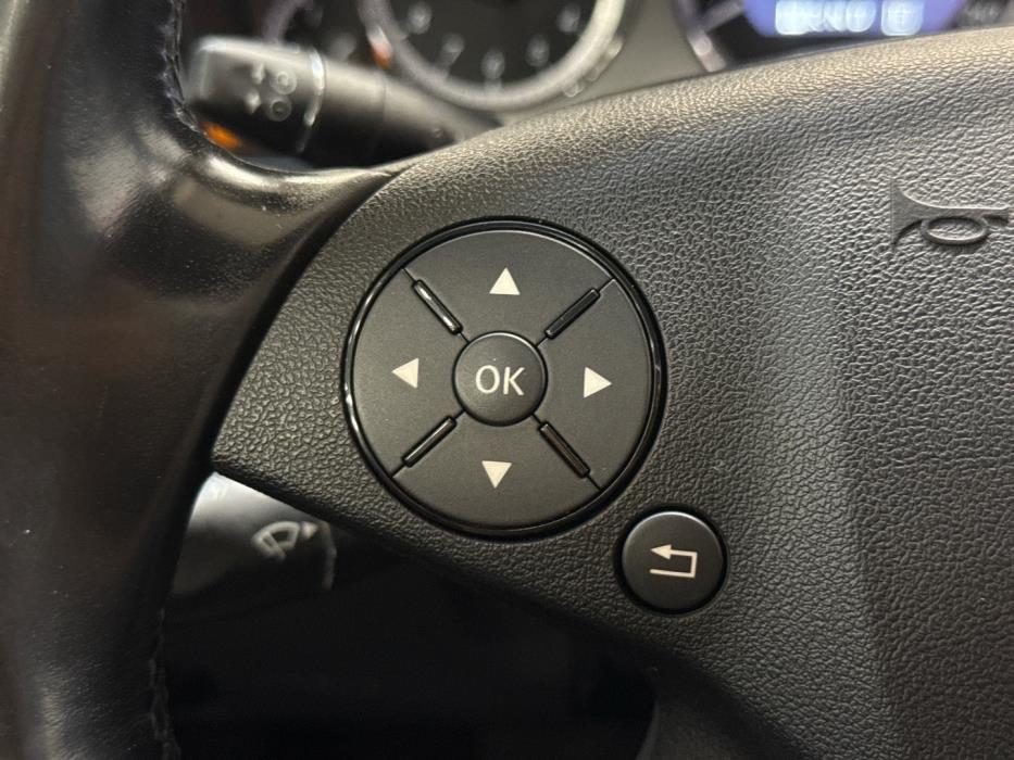 MERCEDES-BENZ E 2011