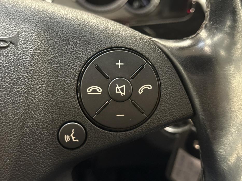 MERCEDES-BENZ E 2011