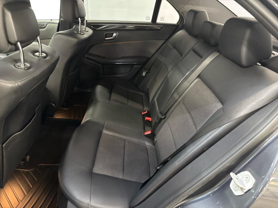 MERCEDES-BENZ E 2011