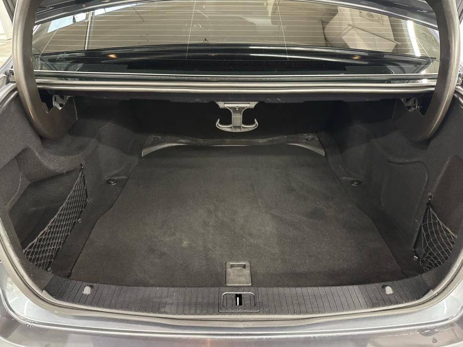 MERCEDES-BENZ E 2011