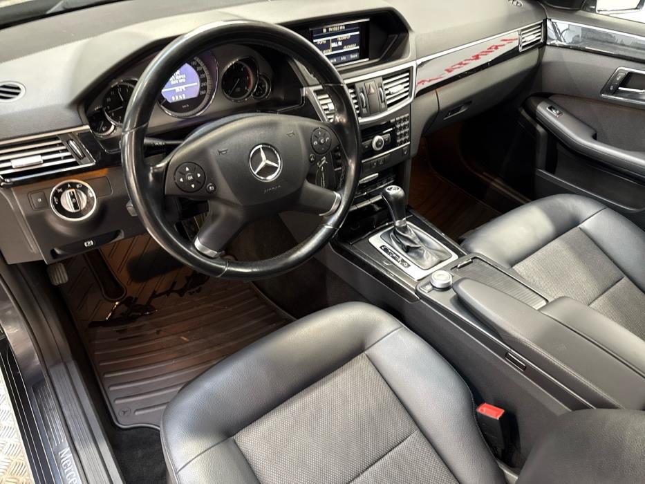MERCEDES-BENZ E 2011