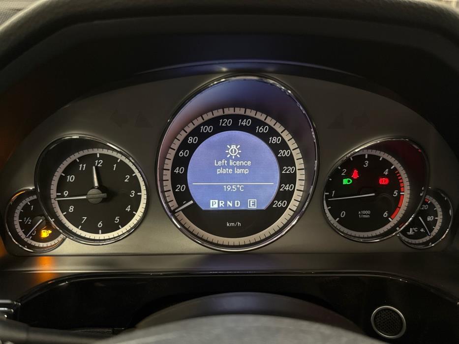 MERCEDES-BENZ E 2011