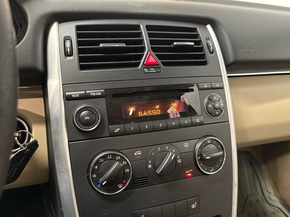 MERCEDES-BENZ B 2005