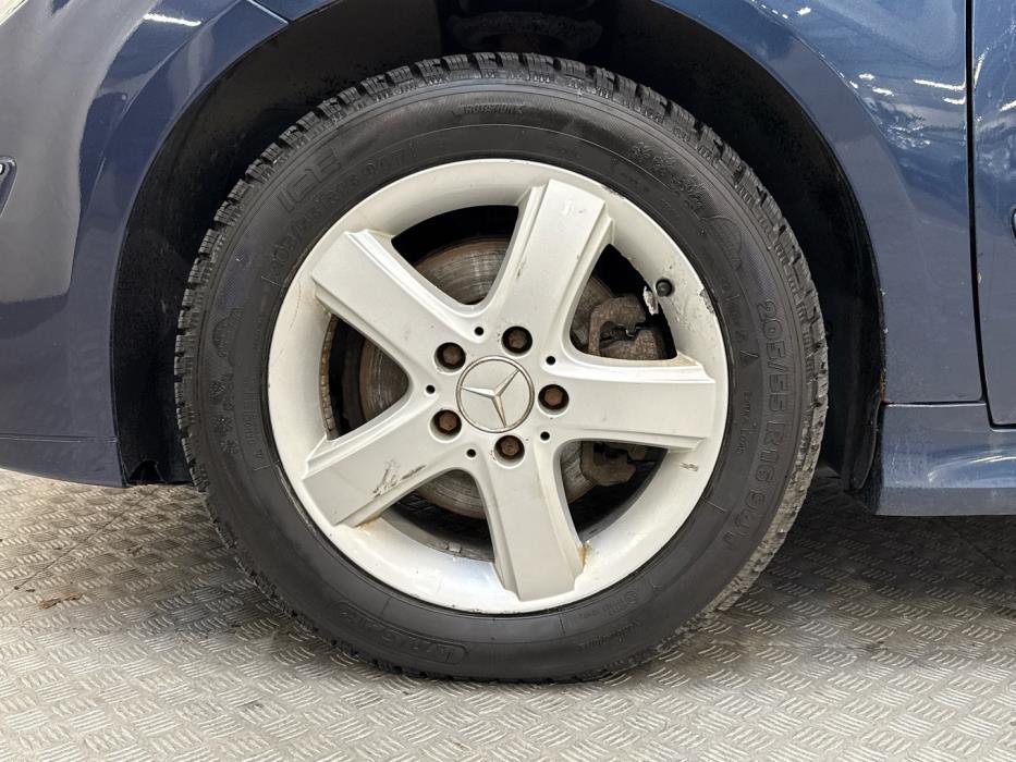 MERCEDES-BENZ B 2005