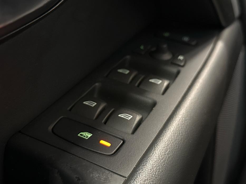 VOLVO V70 2011