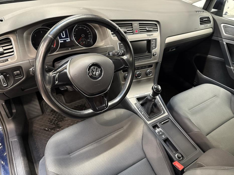 VOLKSWAGEN Golf 2015