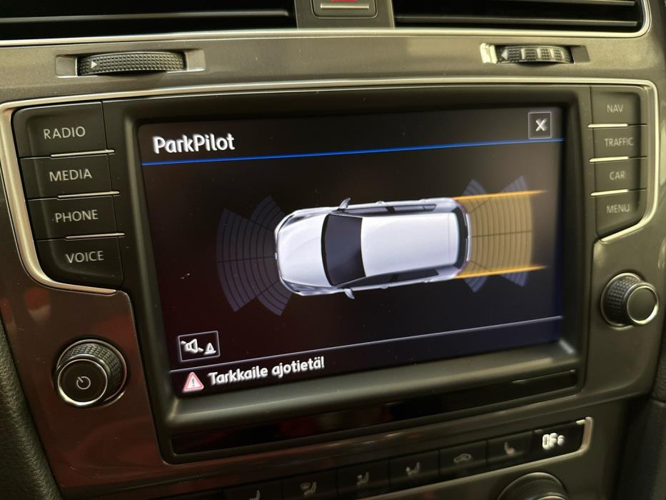 VOLKSWAGEN Golf 2016