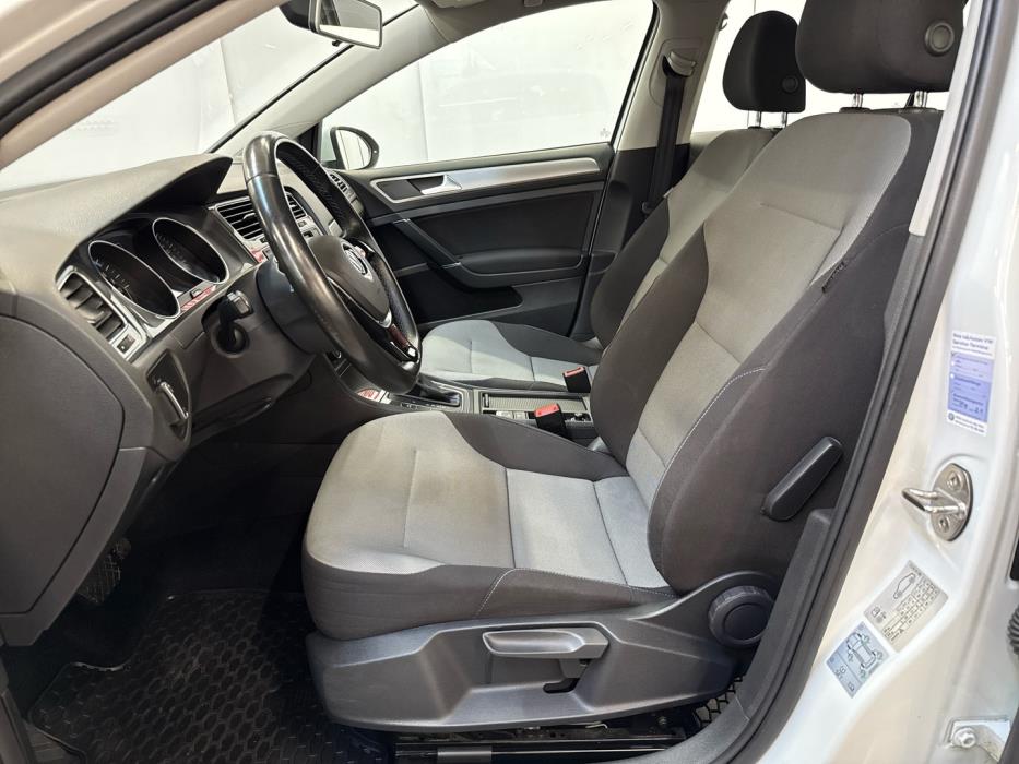 VOLKSWAGEN Golf 2016