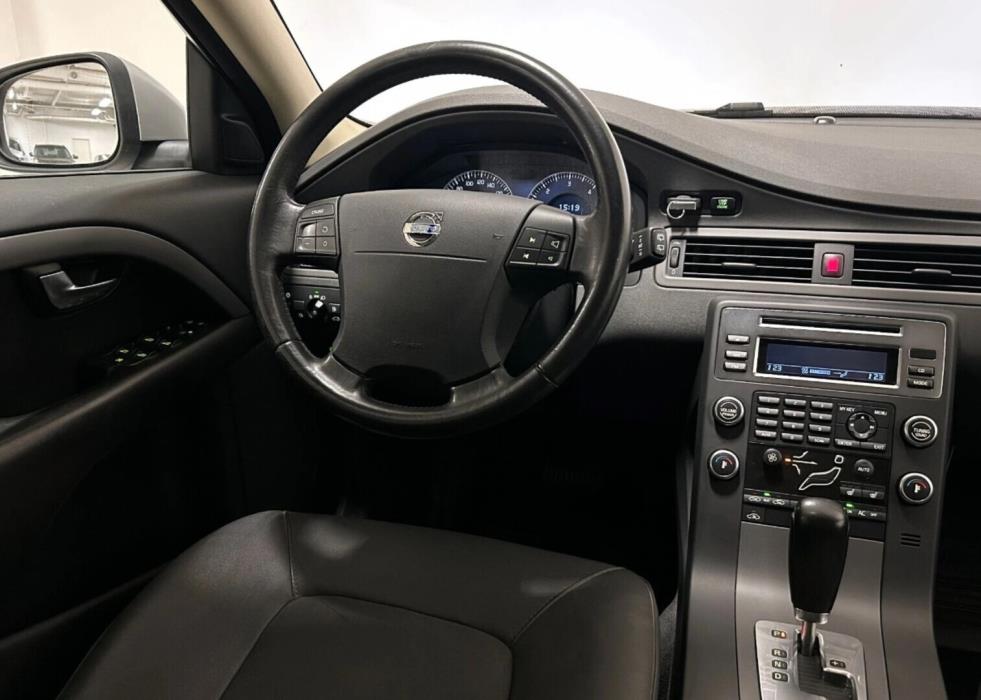 VOLVO V70 2008