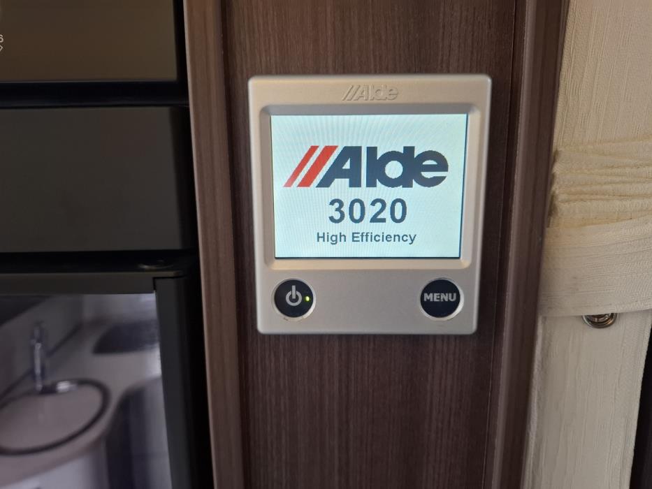 BÜRSTNER Nexxo T720 2015