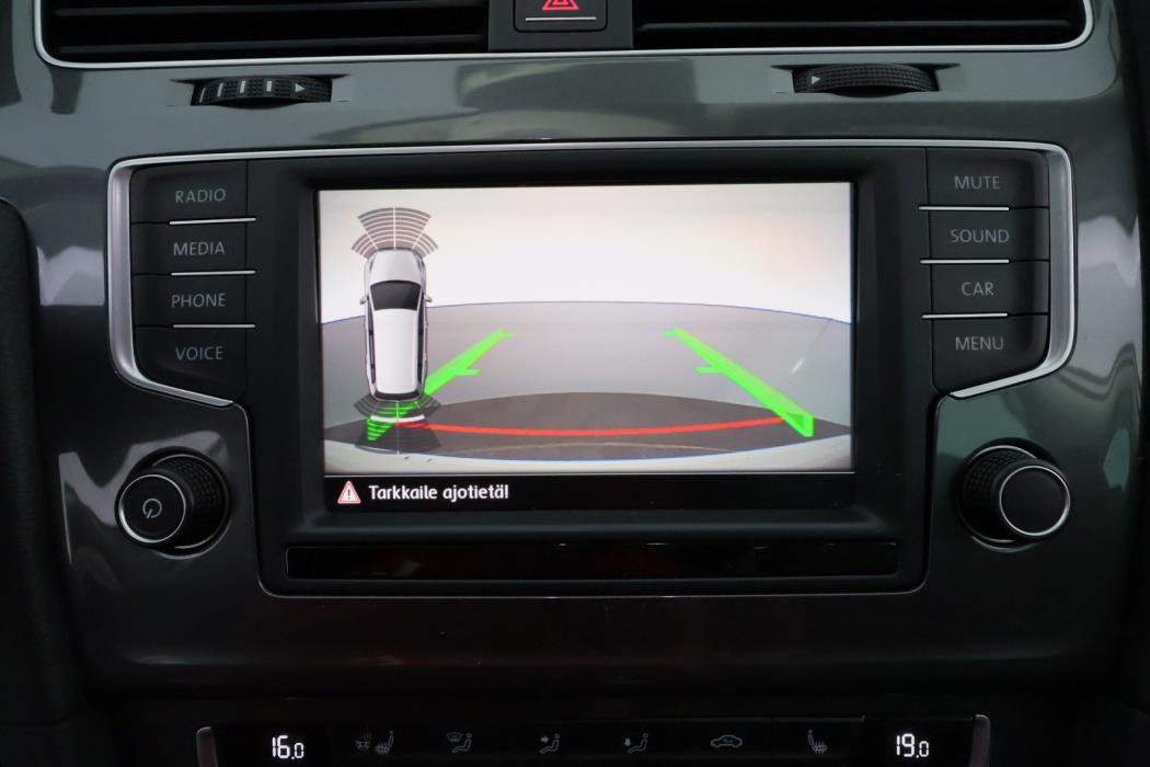 VOLKSWAGEN Golf 2016