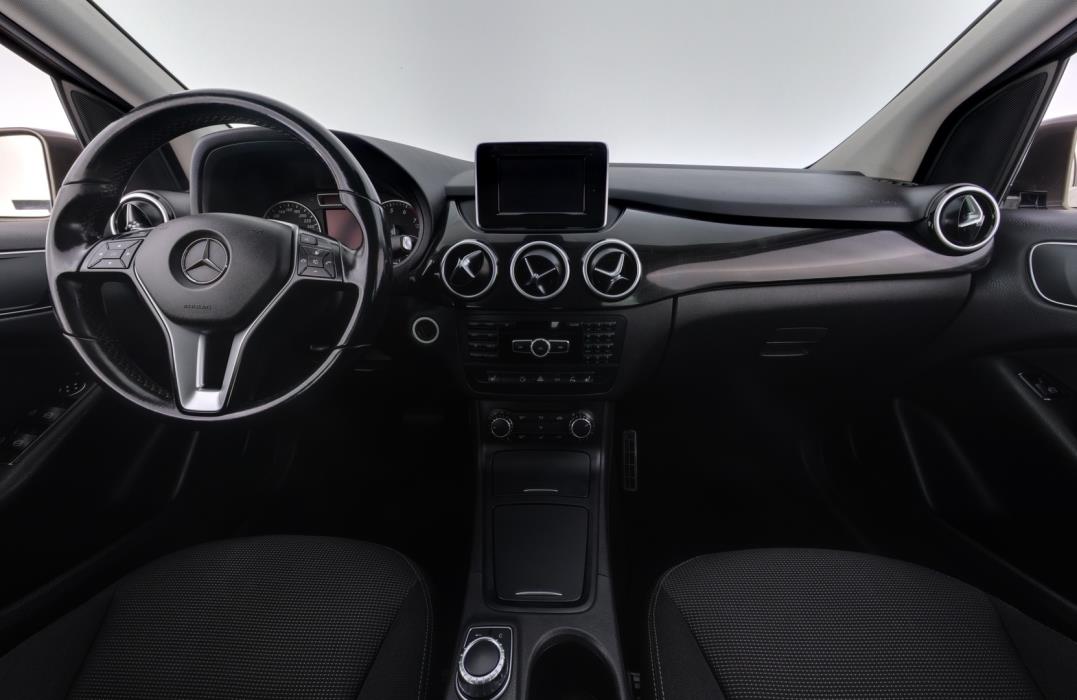 MERCEDES-BENZ B 2013