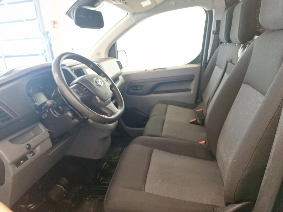 TOYOTA Proace 2023
