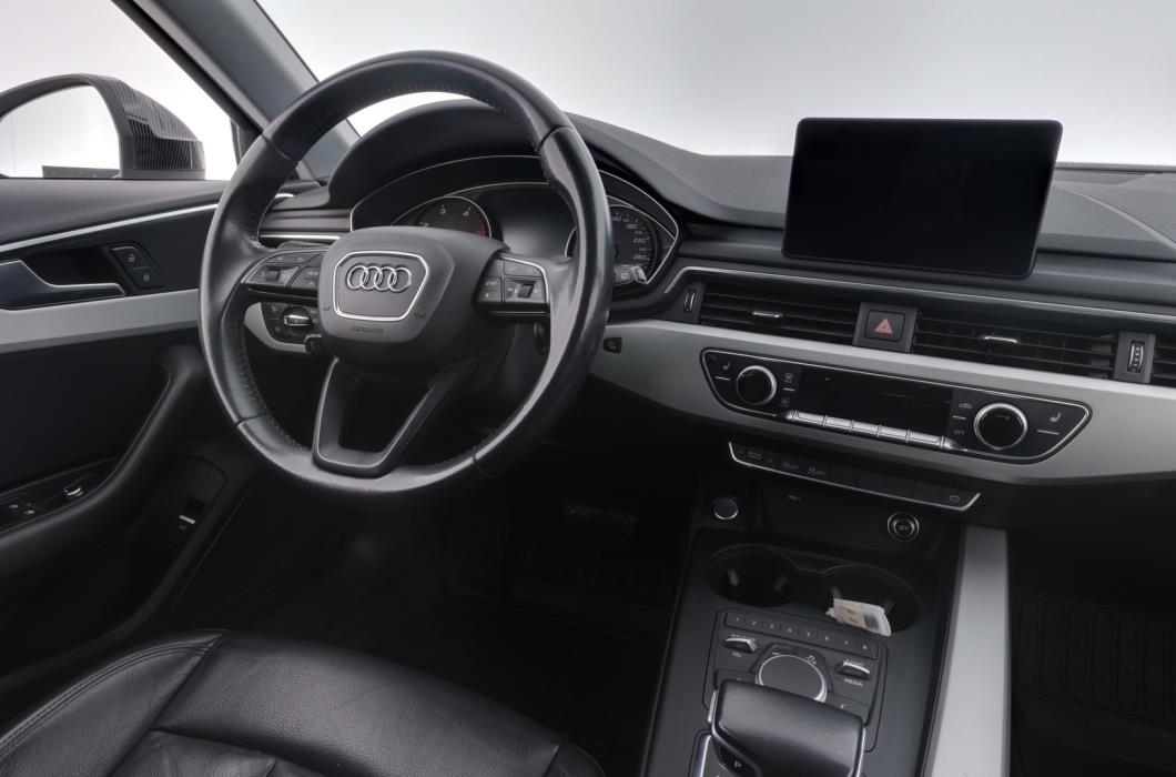 AUDI A4 2019
