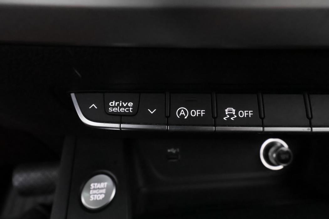 AUDI A4 2019