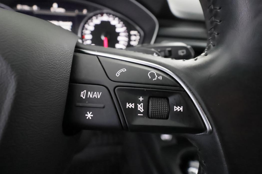 AUDI A4 2019