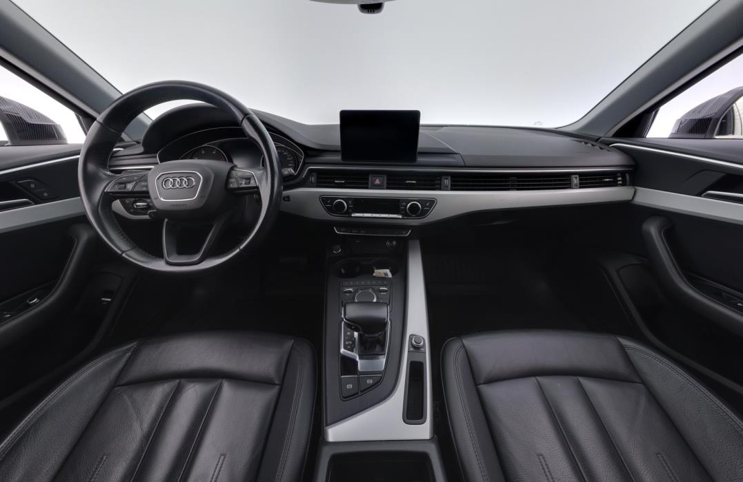 AUDI A4 2019