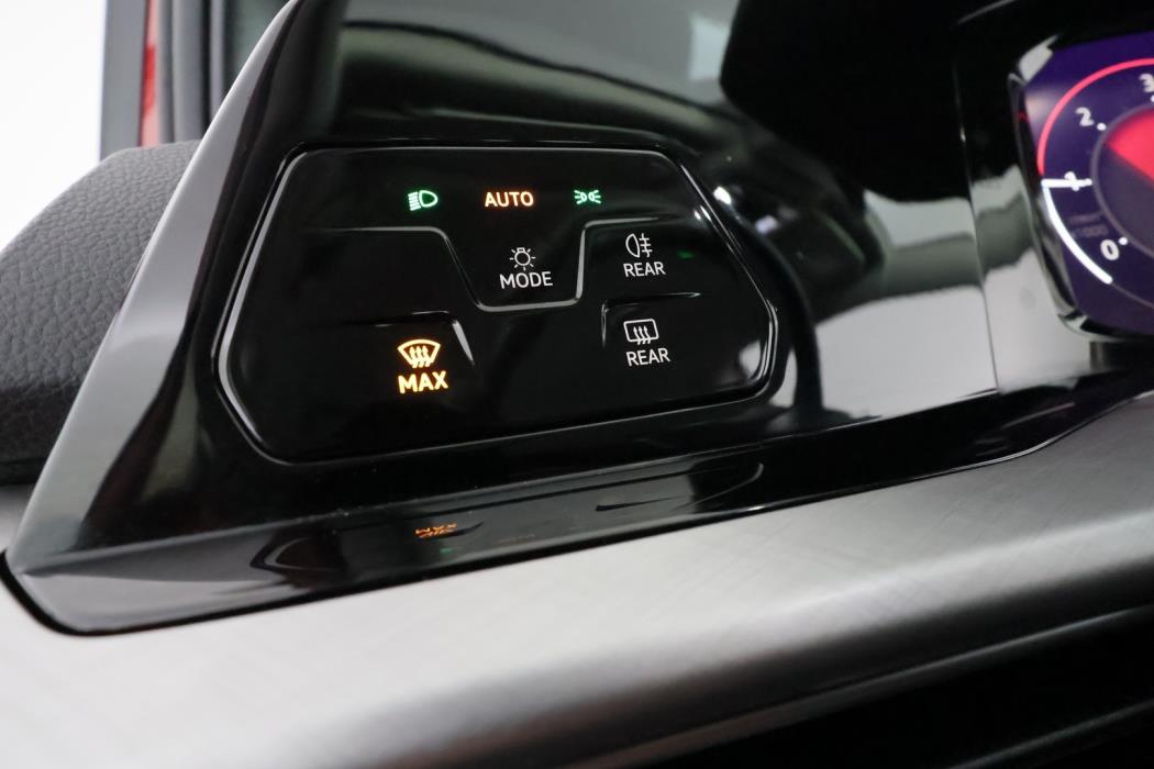 VOLKSWAGEN Golf 2021