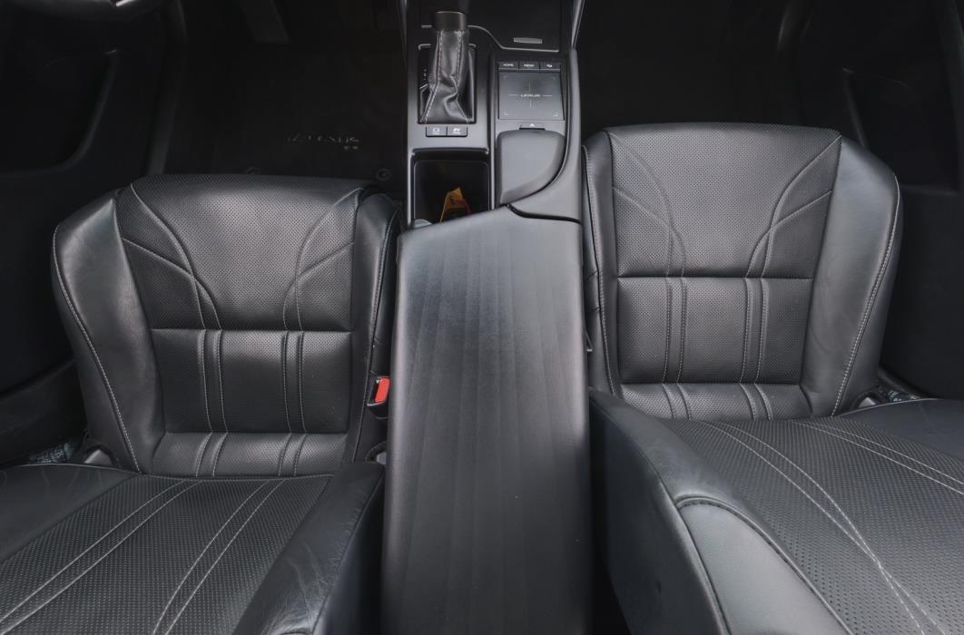 LEXUS ES 2019