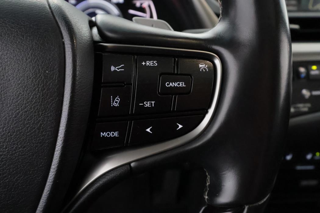 LEXUS ES 2019