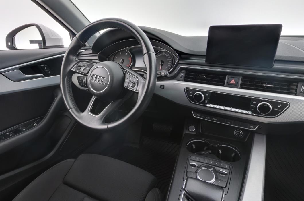 AUDI A4 2017