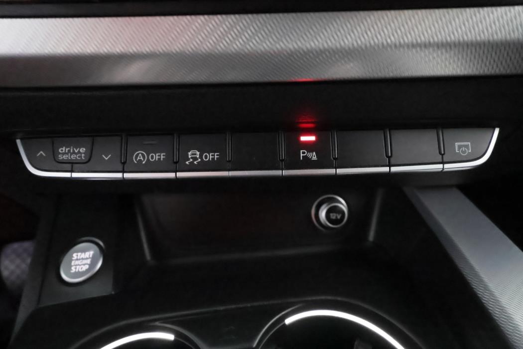 AUDI A4 2017