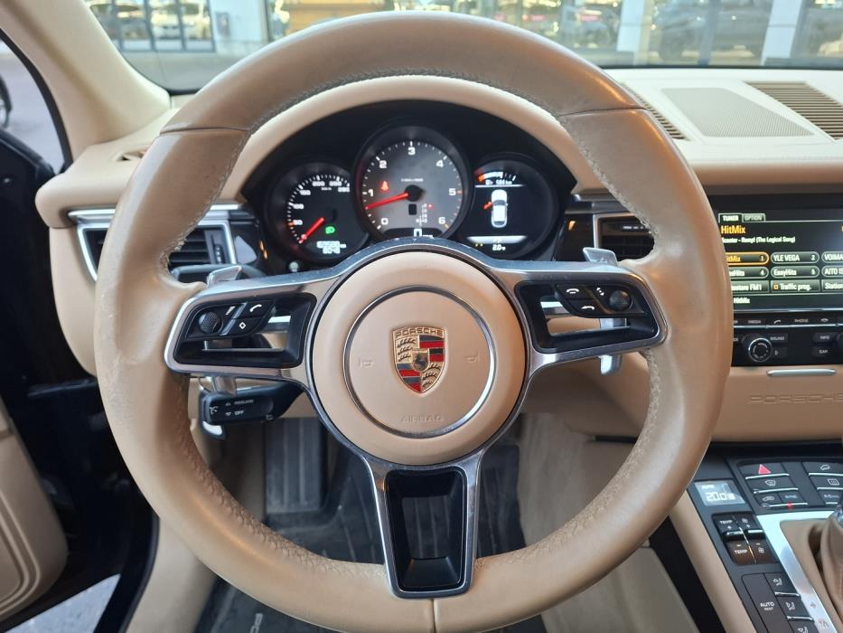 PORSCHE Macan 2015
