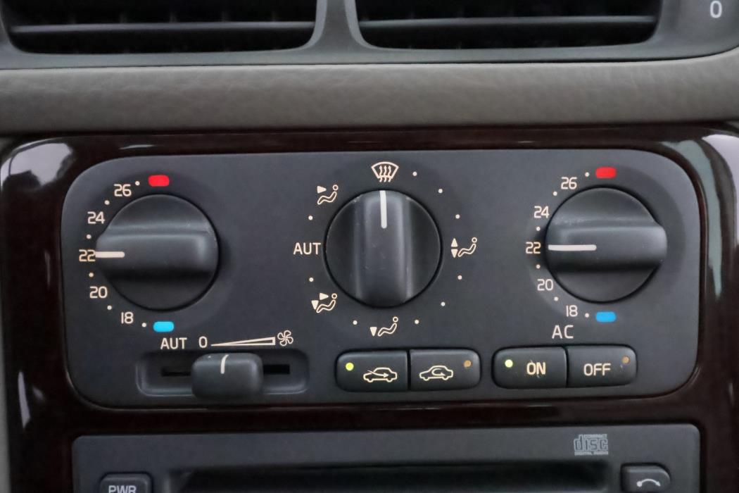 VOLVO S70 2000