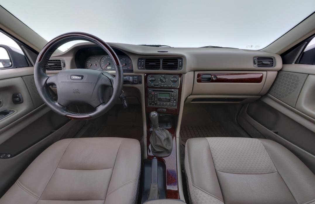 VOLVO S70 2000