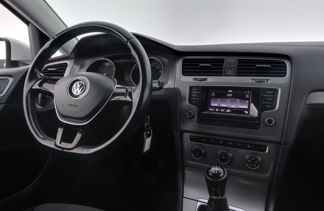 VOLKSWAGEN Golf 2016