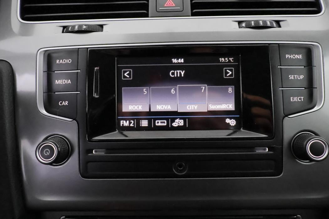 VOLKSWAGEN Golf 2016