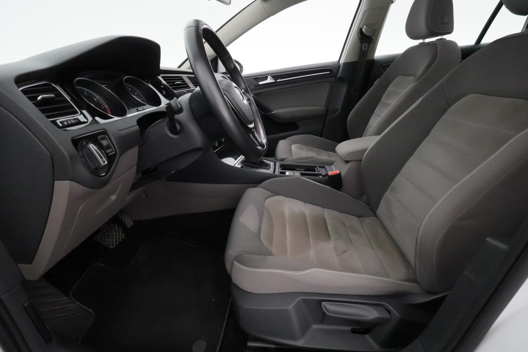 VOLKSWAGEN Golf 2014
