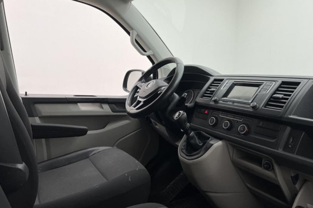 VOLKSWAGEN Transporter 2018