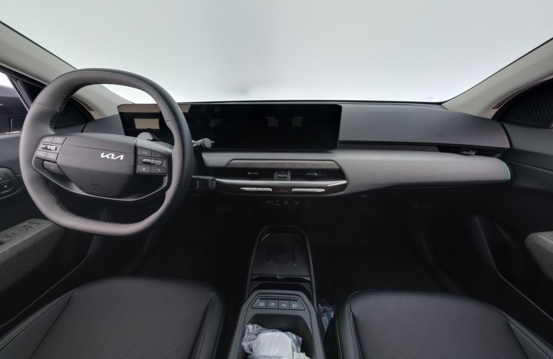 KIA EV4 2026