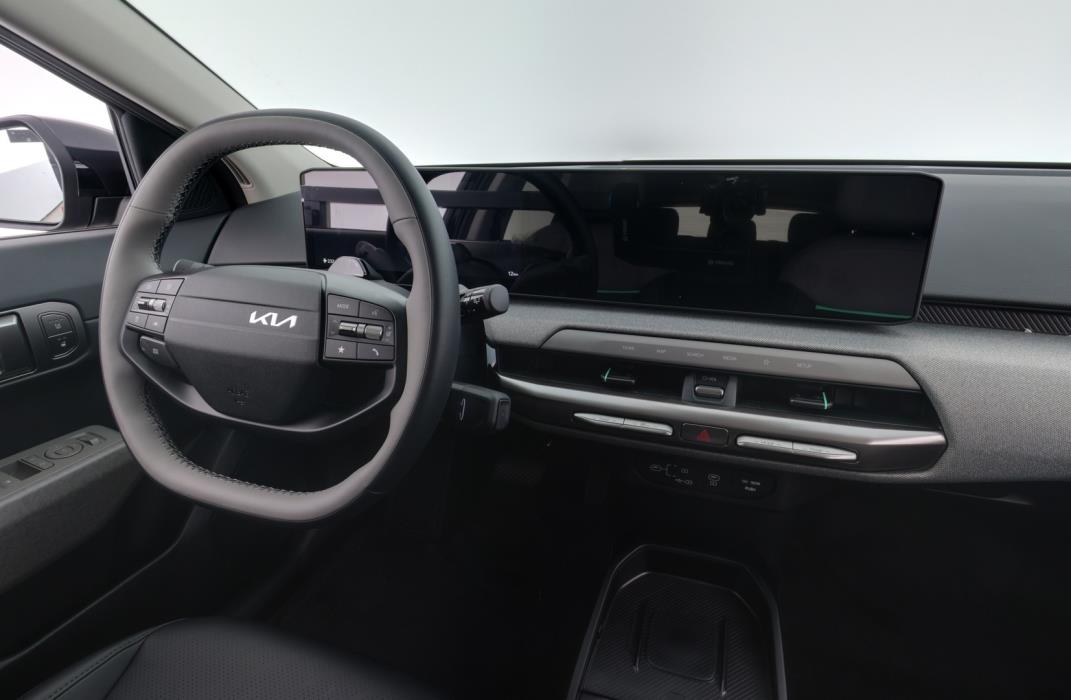 KIA EV4 2026