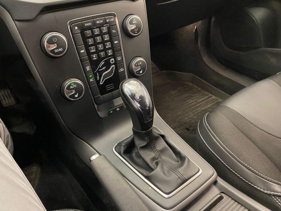 VOLVO V40 2013